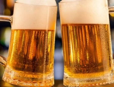 Προεκλογικό σύνθημα υποψήφιου δημοτικό σύμβουλου: «Ψηφίστε με για τσάμπα μπύρες» (φώτο)